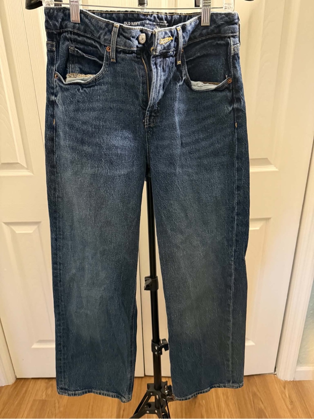 Old Navy Extra High-Rise Sky-Hi Wide Leg Jeans Size 4 Petite